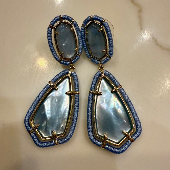 Kendra Scott Threaded Gold Camry Earrings in Periwinkle Blue. Statement - Picture 2 of 5